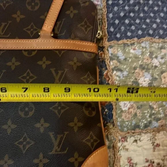 Louis Vuitton - Picture 6 of 12